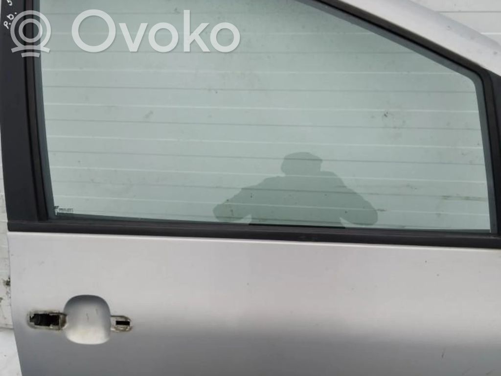 Etuoven ikkunalasi, neliovinen malli