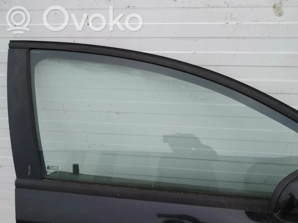 Etuoven ikkunalasi, neliovinen malli