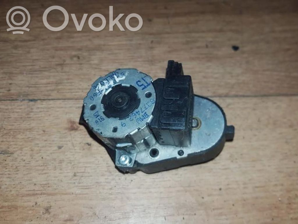 Motor/actuator clapetă aer   8J774679,8J774679