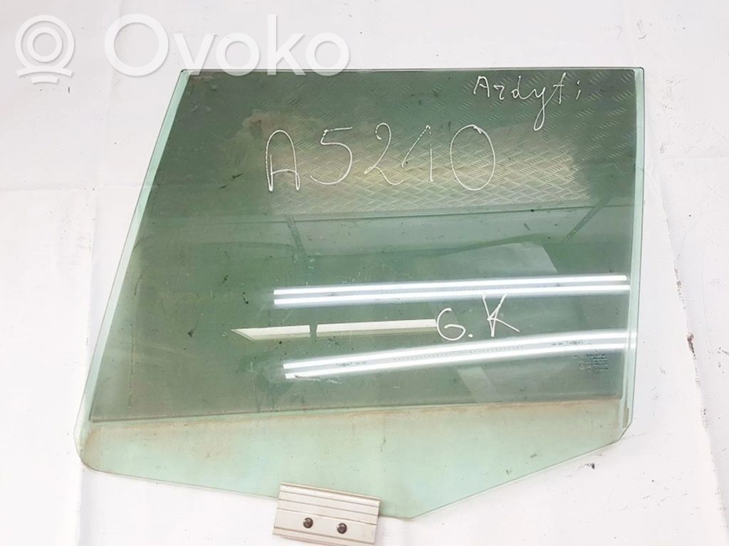 Takaoven ikkunalasi