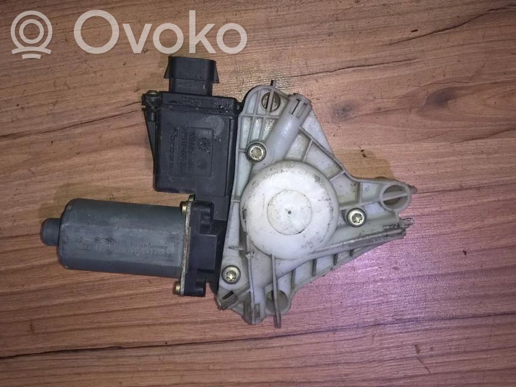 Mitsubishi Carisma Etuoven ikkunan nostomoottori