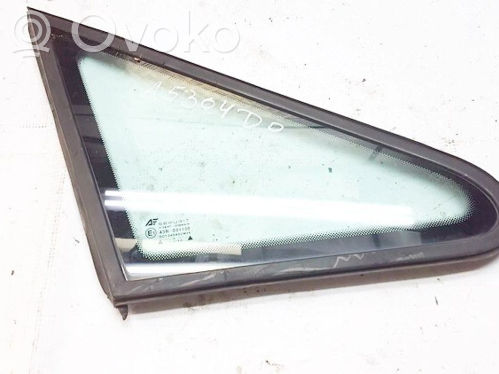 Front triangle window/glass