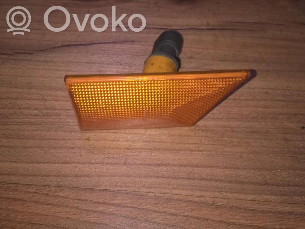 Opel Vectra C Semnalizator bară față 