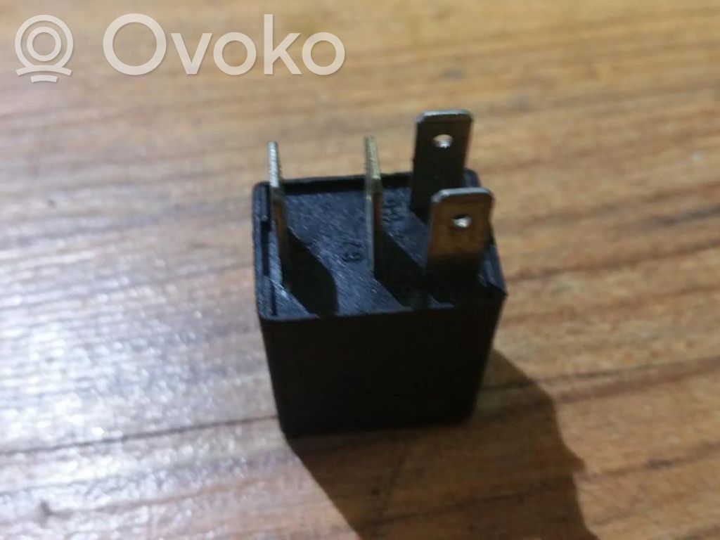 Otros relés   GM90229206,GM90229206