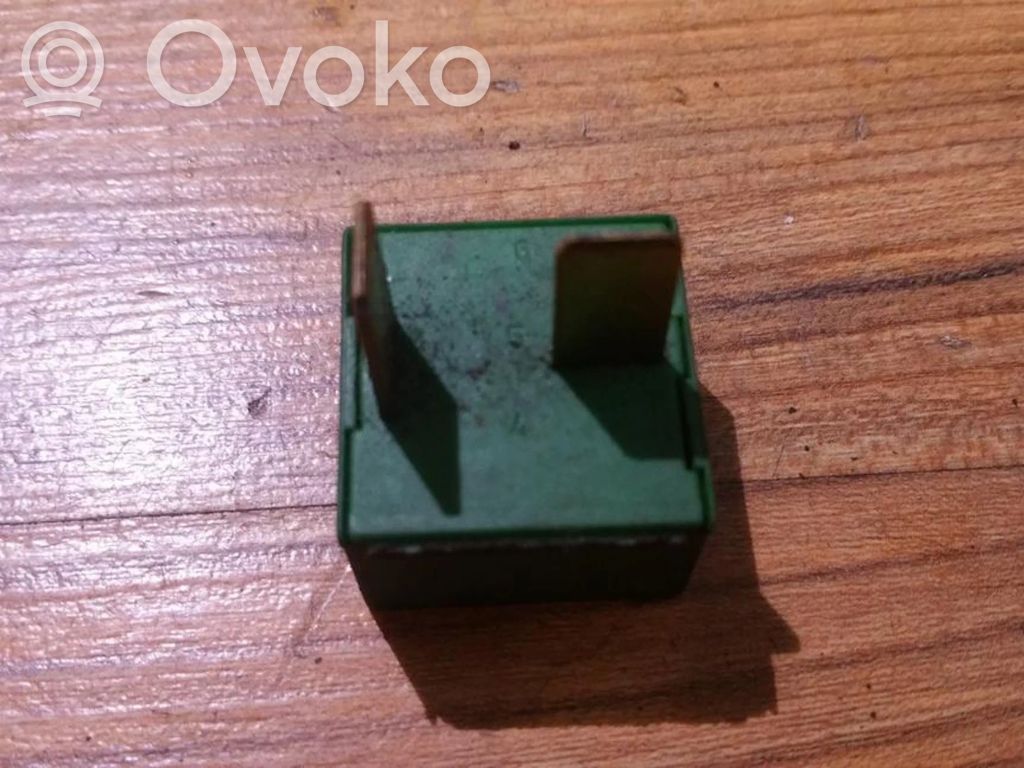 Opel Vectra B Muu rele 