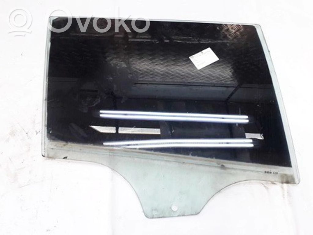Rear door window glass