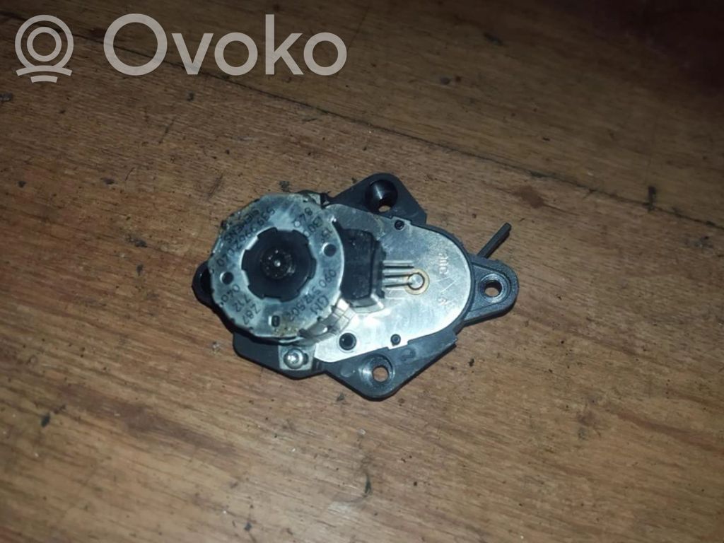 Opel Omega B1 Motor/actuator clapetă aer