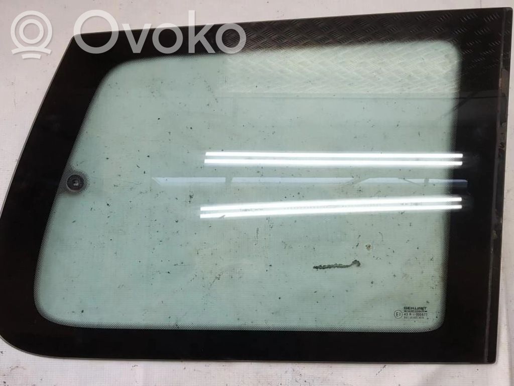 Vidrio lateral trasero