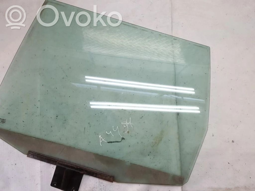Etuoven ikkunalasi, neliovinen malli