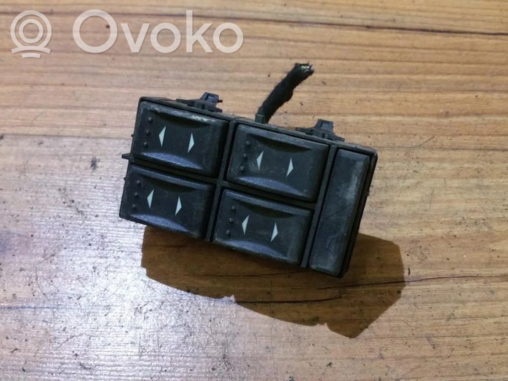 Ford Mondeo Mk III Interruttore di controllo dell’alzacristalli elettrico 