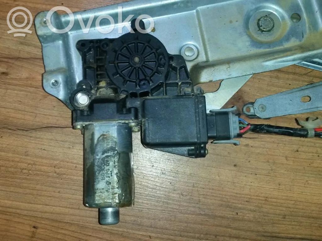 Opel Vectra B Motorino alzacristalli della portiera anteriore 
