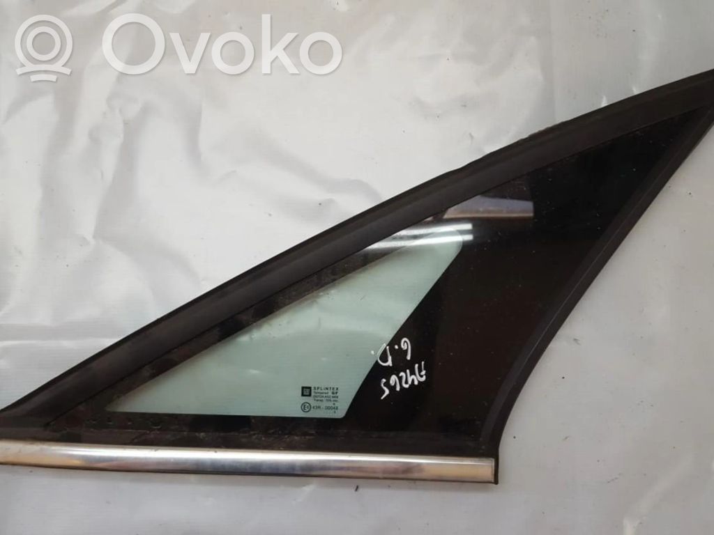 Vidrio lateral trasero