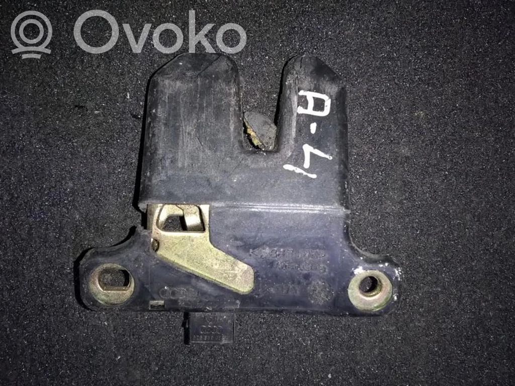 Audi A4 S4 B5 8D Blocco/chiusura/serratura del portellone posteriore/bagagliaio