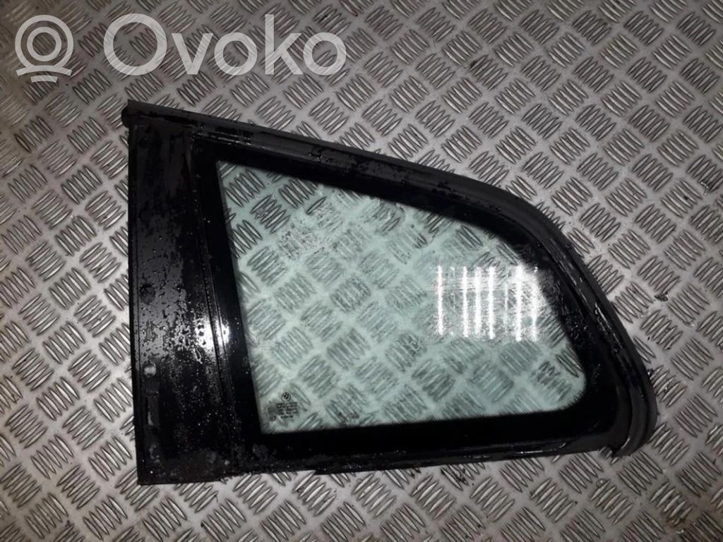 BMW X3 E83 Rear side window 
