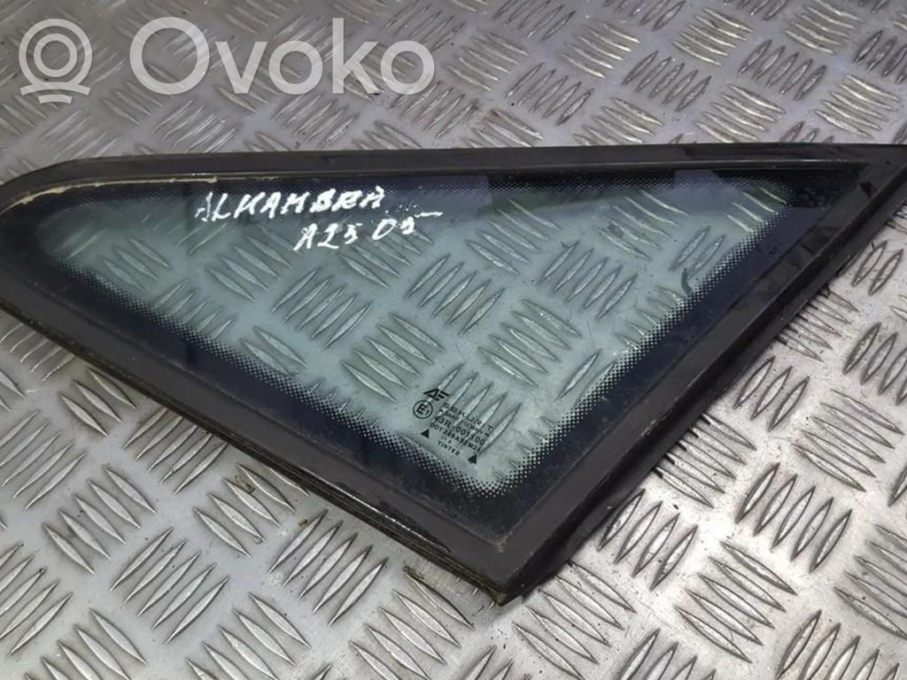 Etukolmioikkuna/-lasi