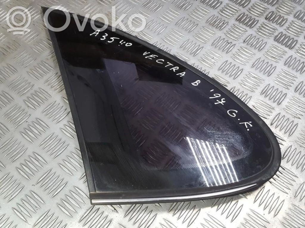 Opel Vectra B Vidrio lateral trasero 