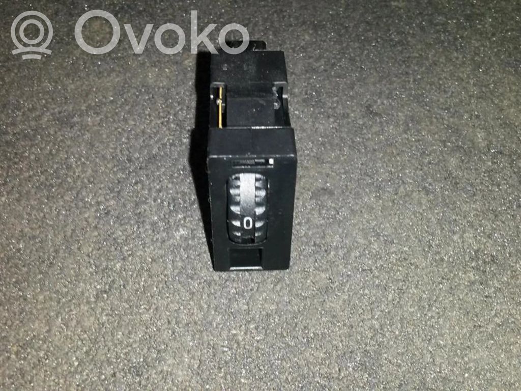 Alfa Romeo 166 Headlight level height control switch 