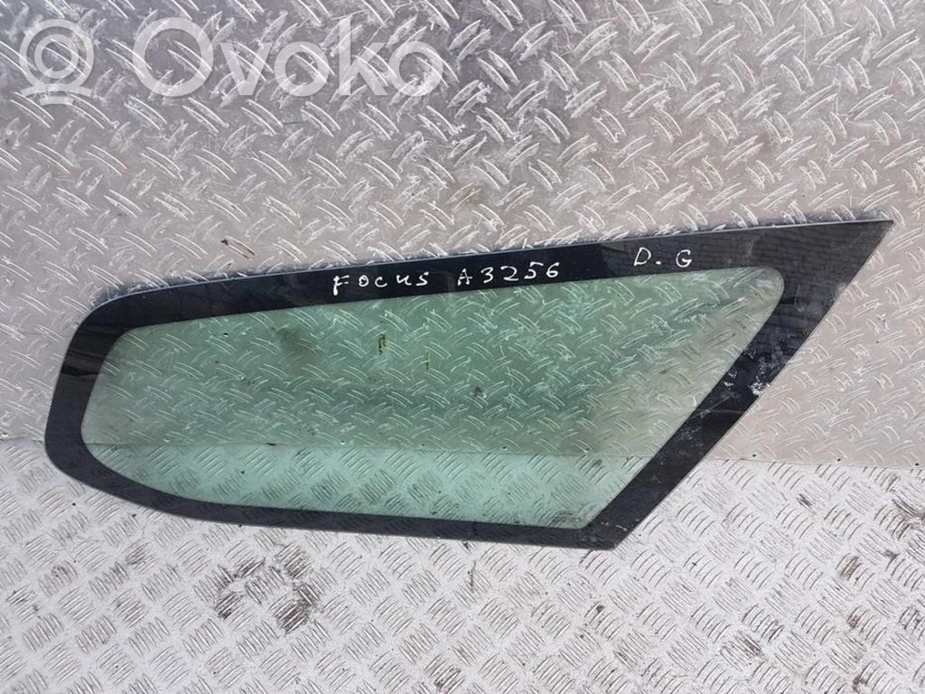 Rear side window