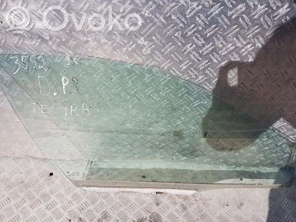 Szyba drzwi przednich