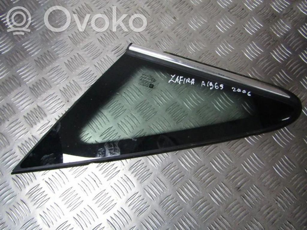 Opel Zafira B Finestrino/vetro triangolo anteriore