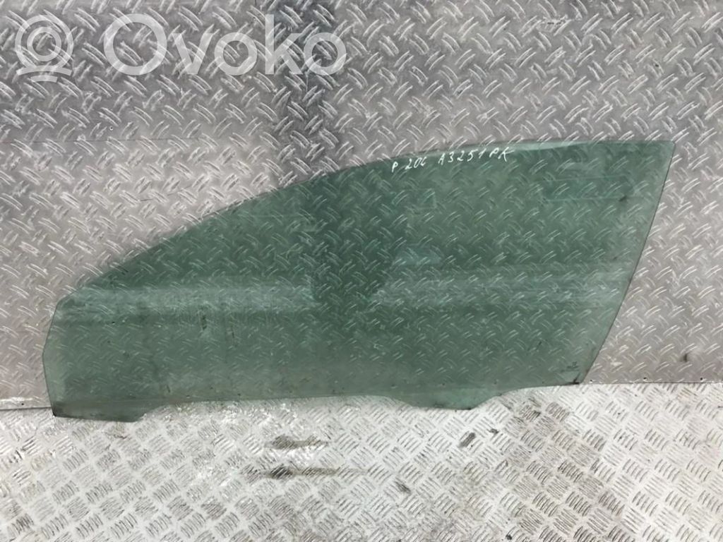 Szyba drzwi przednich
