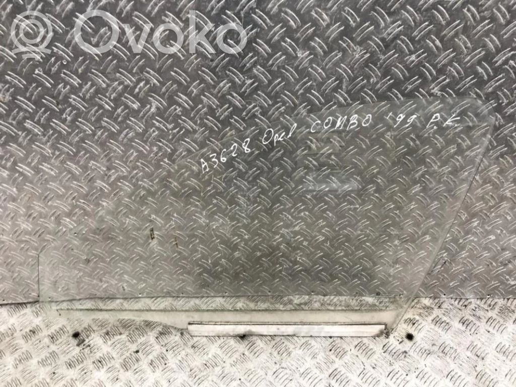 Etuoven ikkunalasi, neliovinen malli