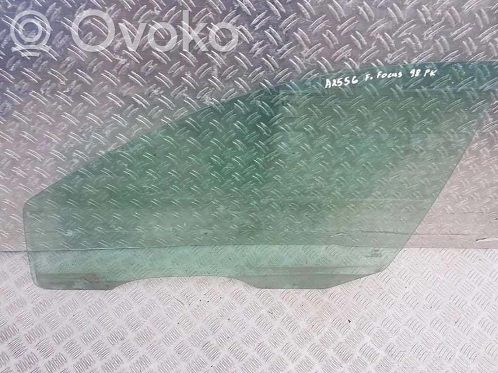 Etuoven ikkunalasi, neliovinen malli