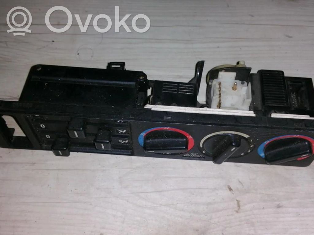 BMW 5 E34 Climate control unit 