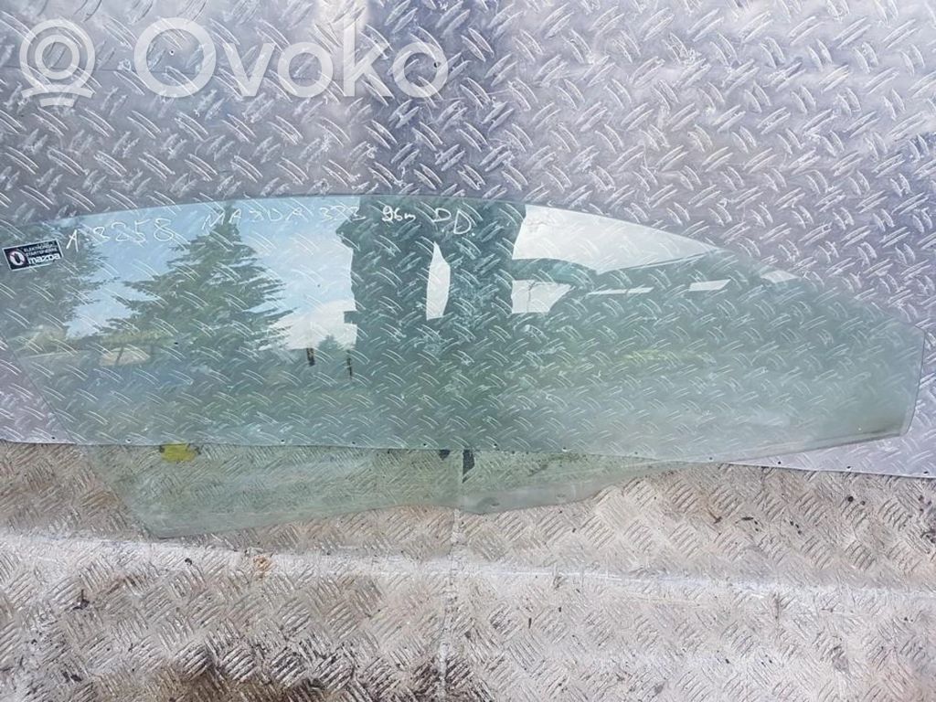 Etuoven ikkunalasi, neliovinen malli
