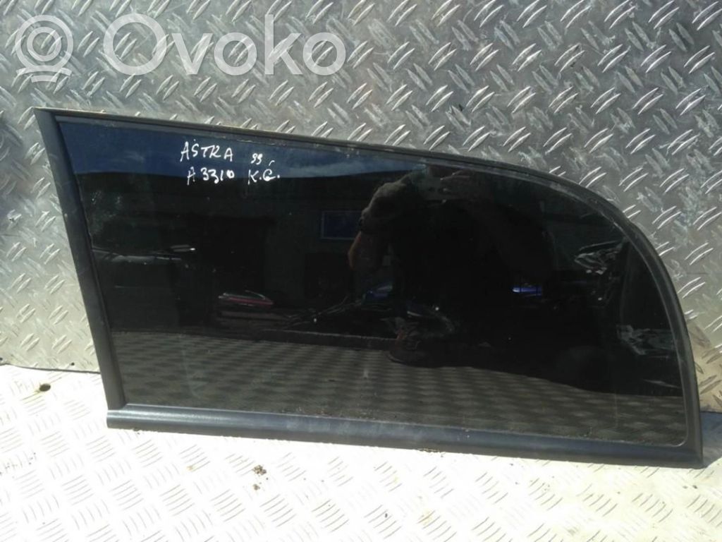 Vidrio lateral trasero