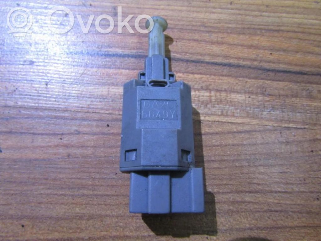 Mazda 323 Interruttore del pedale del freno 