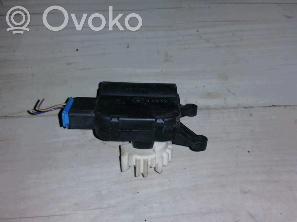 Volkswagen PASSAT B6 Motor/activador trampilla de calefacción 