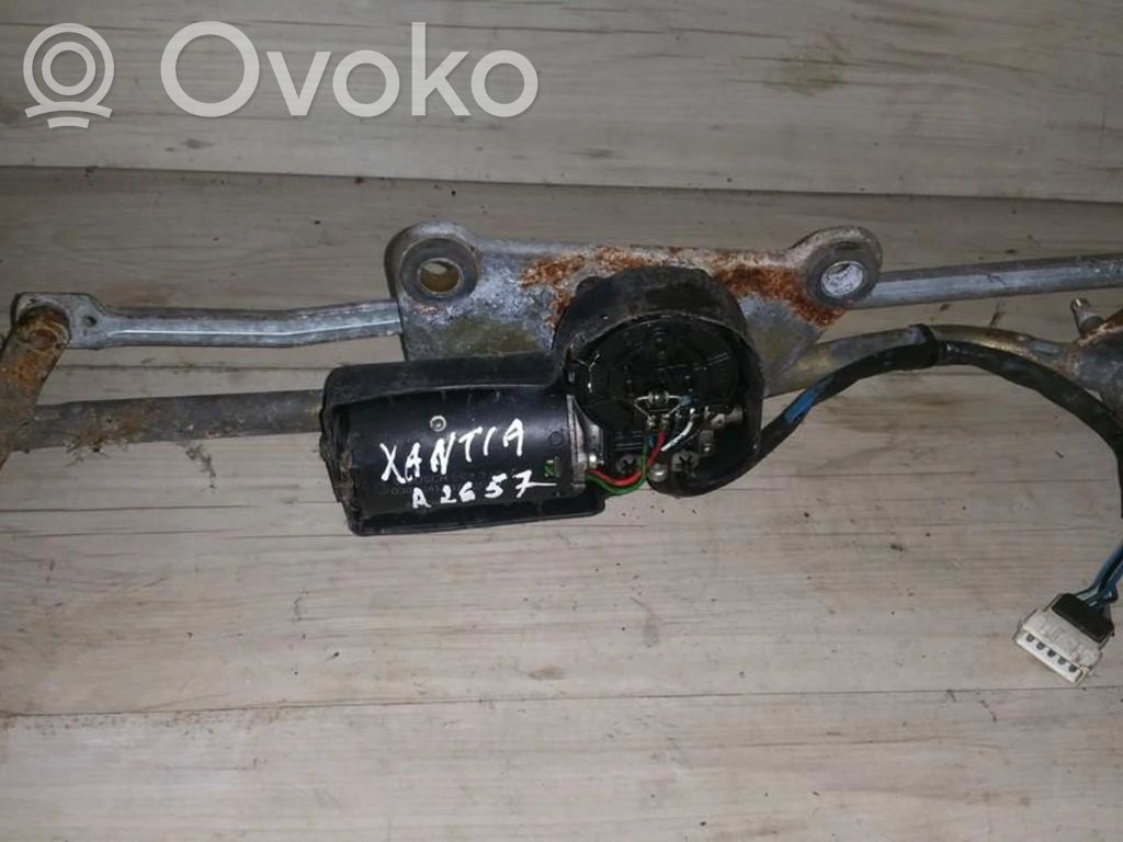 Citroen Xantia Etupyyhkimen vivusto ja moottori