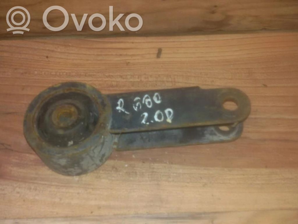 Engine mount bracket