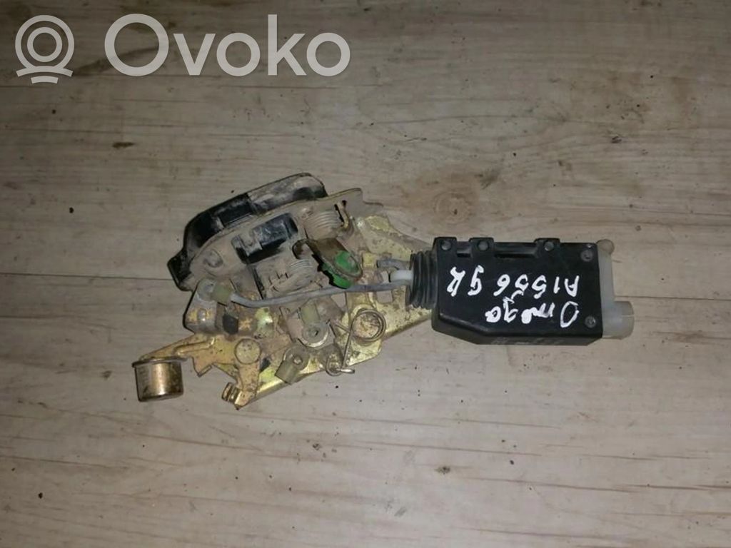 Opel Omega B1 Cerradura de puerta trasera 