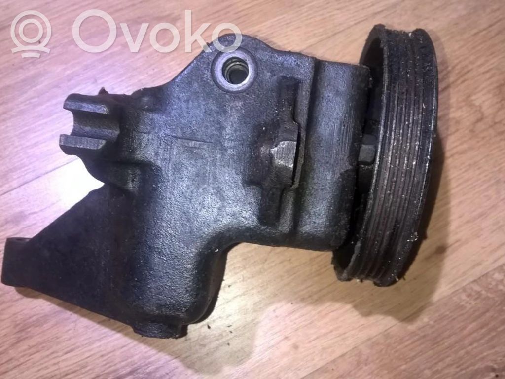 Mazda 626 Ohjaustehostimen pumppu 