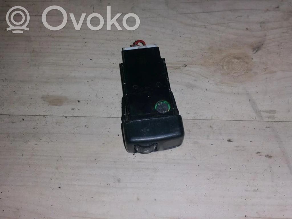 Mazda 323 Przycisk / Pokrętło regulacji świateł 