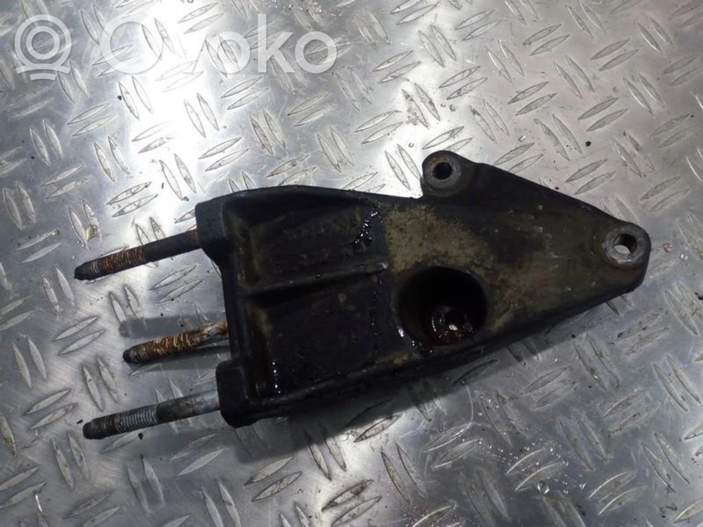 Opel Vectra B Engine mounting bracket 