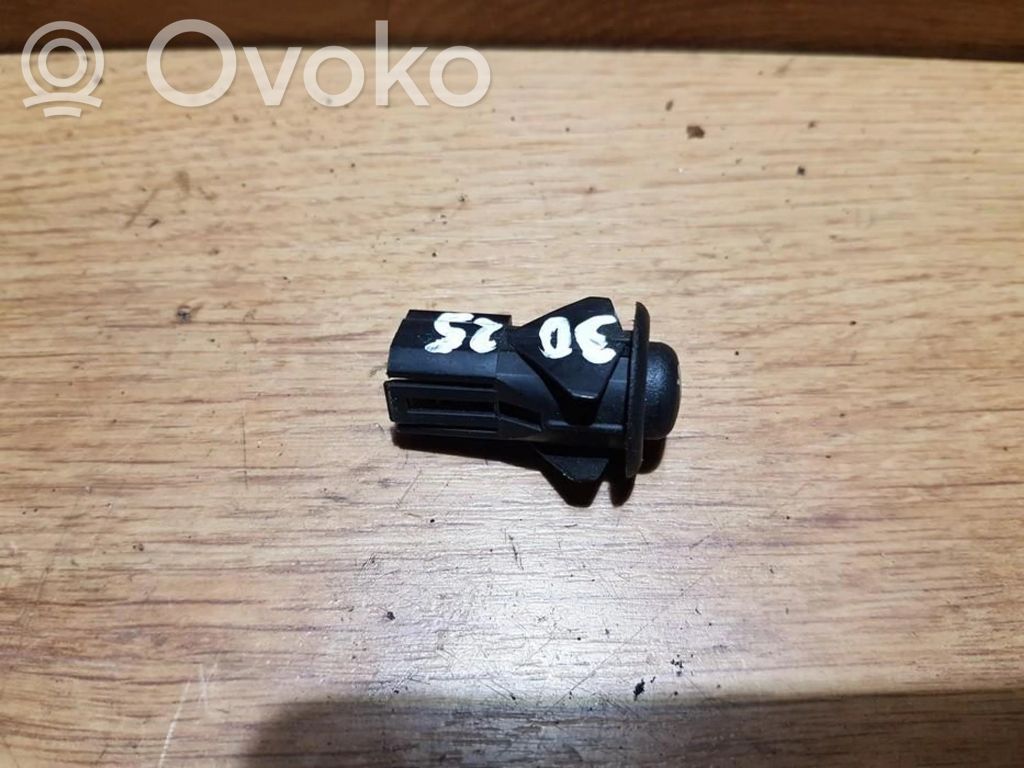 Tailgate opening switch
