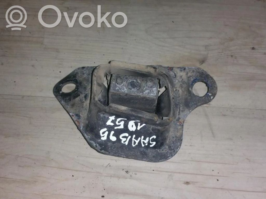 Engine mount bracket   4966438,4966438