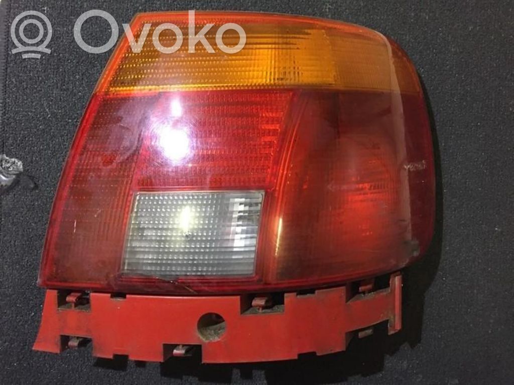 Lampa tylna