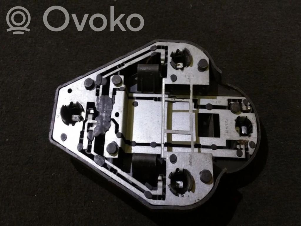 Rover 620 Takavalon polttimon suojan pidike 
