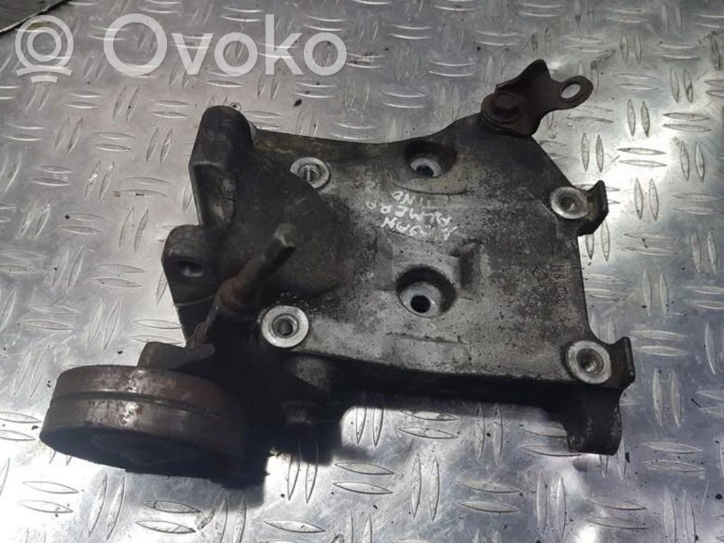 Nissan Almera Tino Moottorin kiinnikekorvake (käytetyt)
