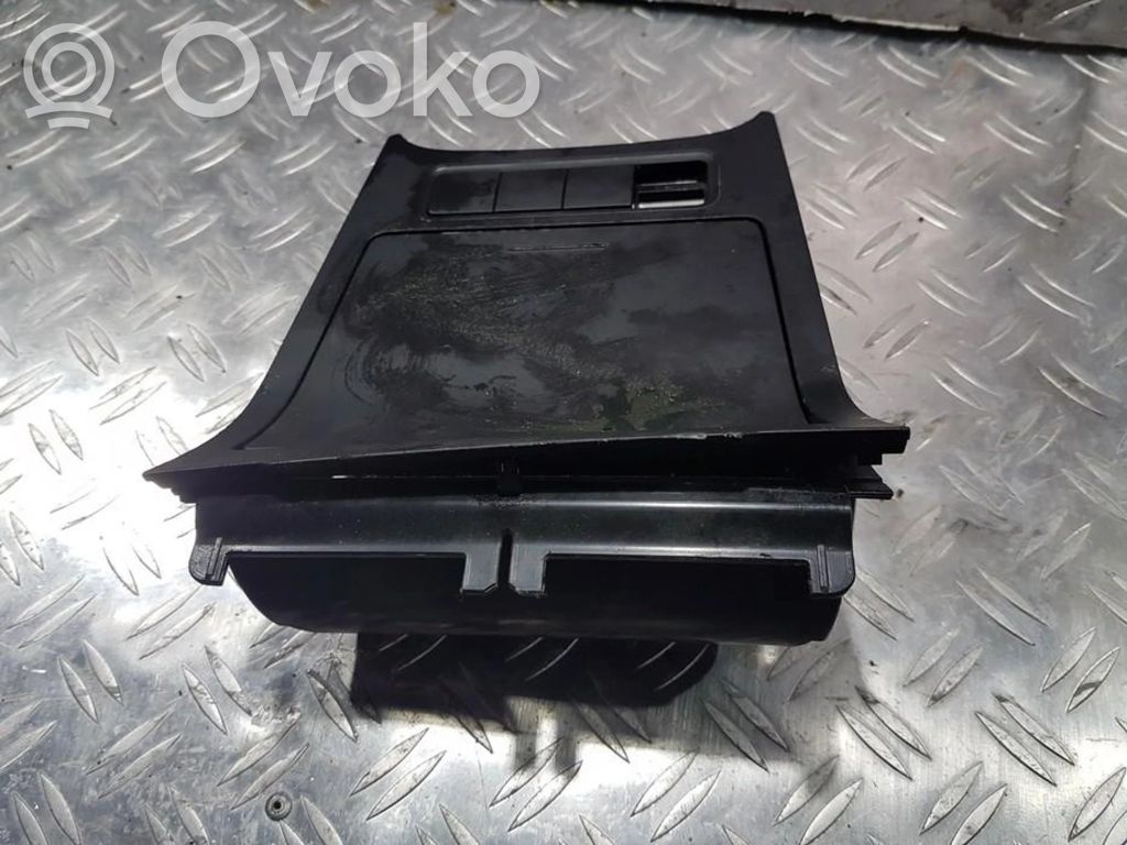 Volkswagen Golf V Aschenbecher 