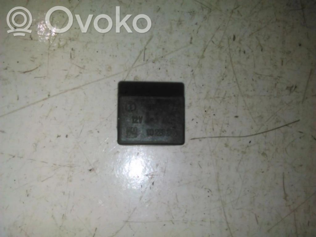 Opel Vectra B Muu rele 