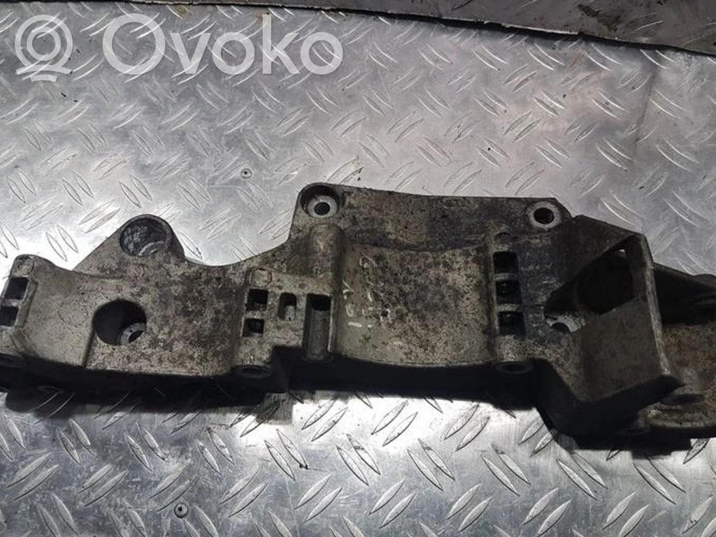 Volkswagen Golf IV Łapa / Mocowanie silnika 