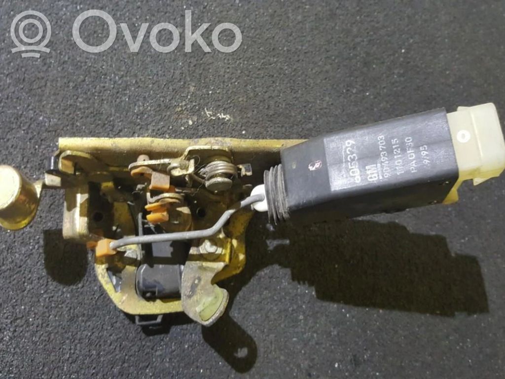 Opel Omega B1 Cerradura de puerta trasera 