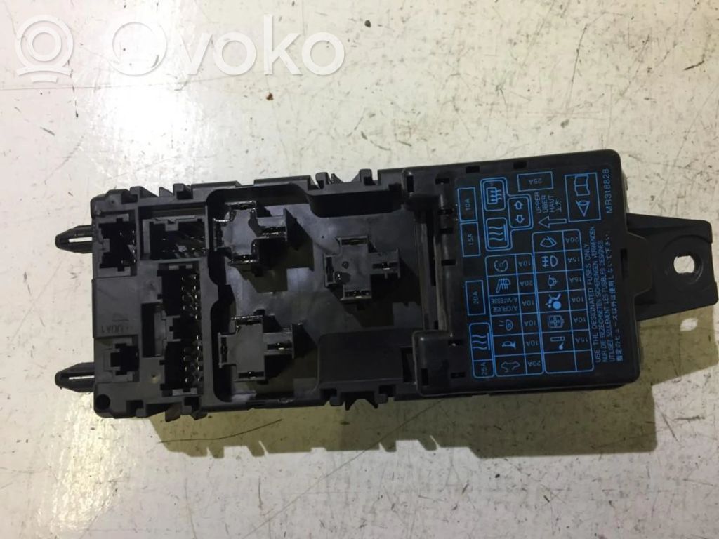 Mitsubishi Carisma Sicherungskasten komplett