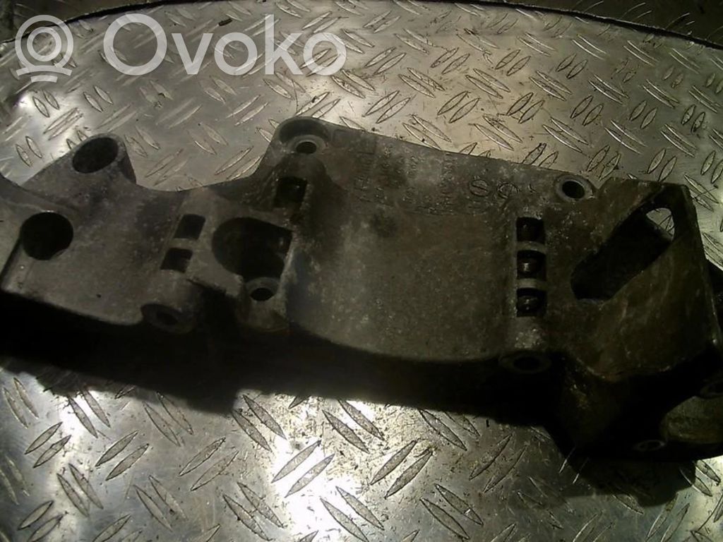 Halterung Lager Motor   045903143C,045903143C