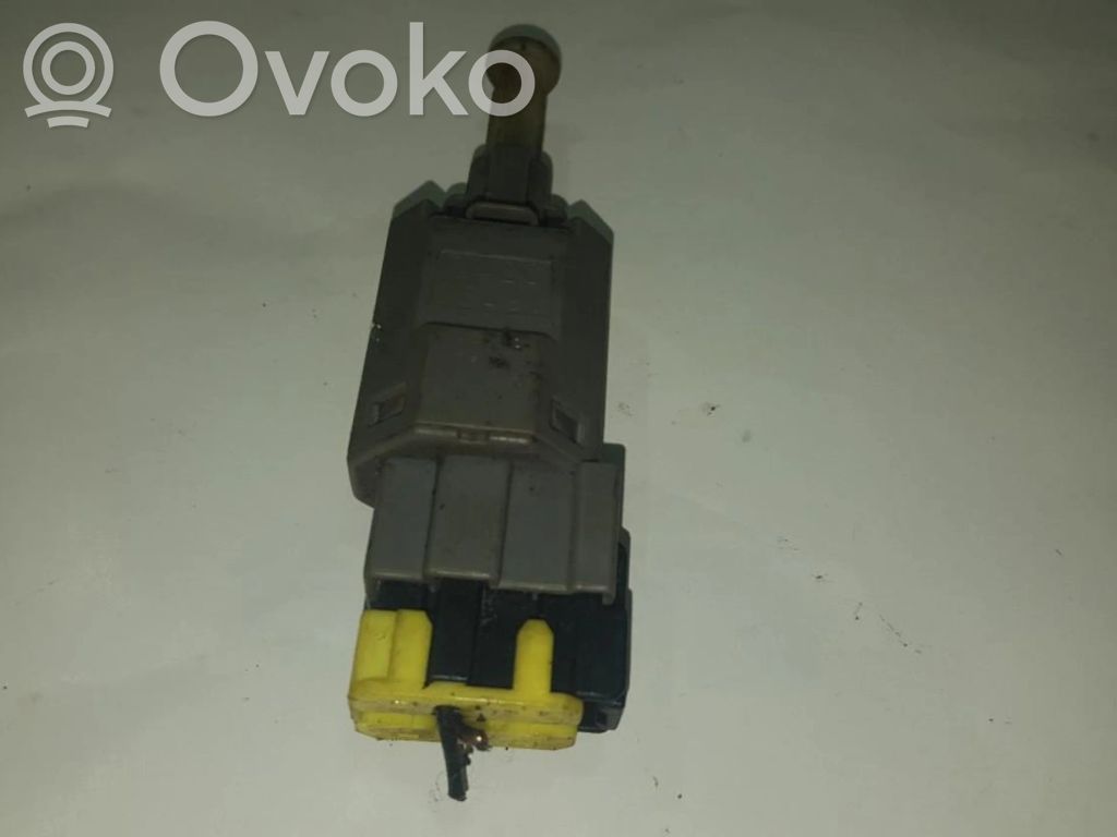Mazda 626 Interruttore del pedale del freno 